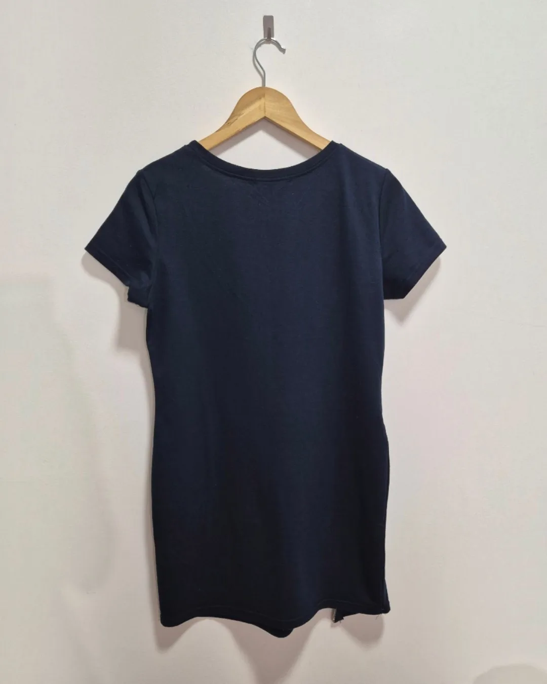 Vestido Azul Marinho com Strass e Zíper Lateral