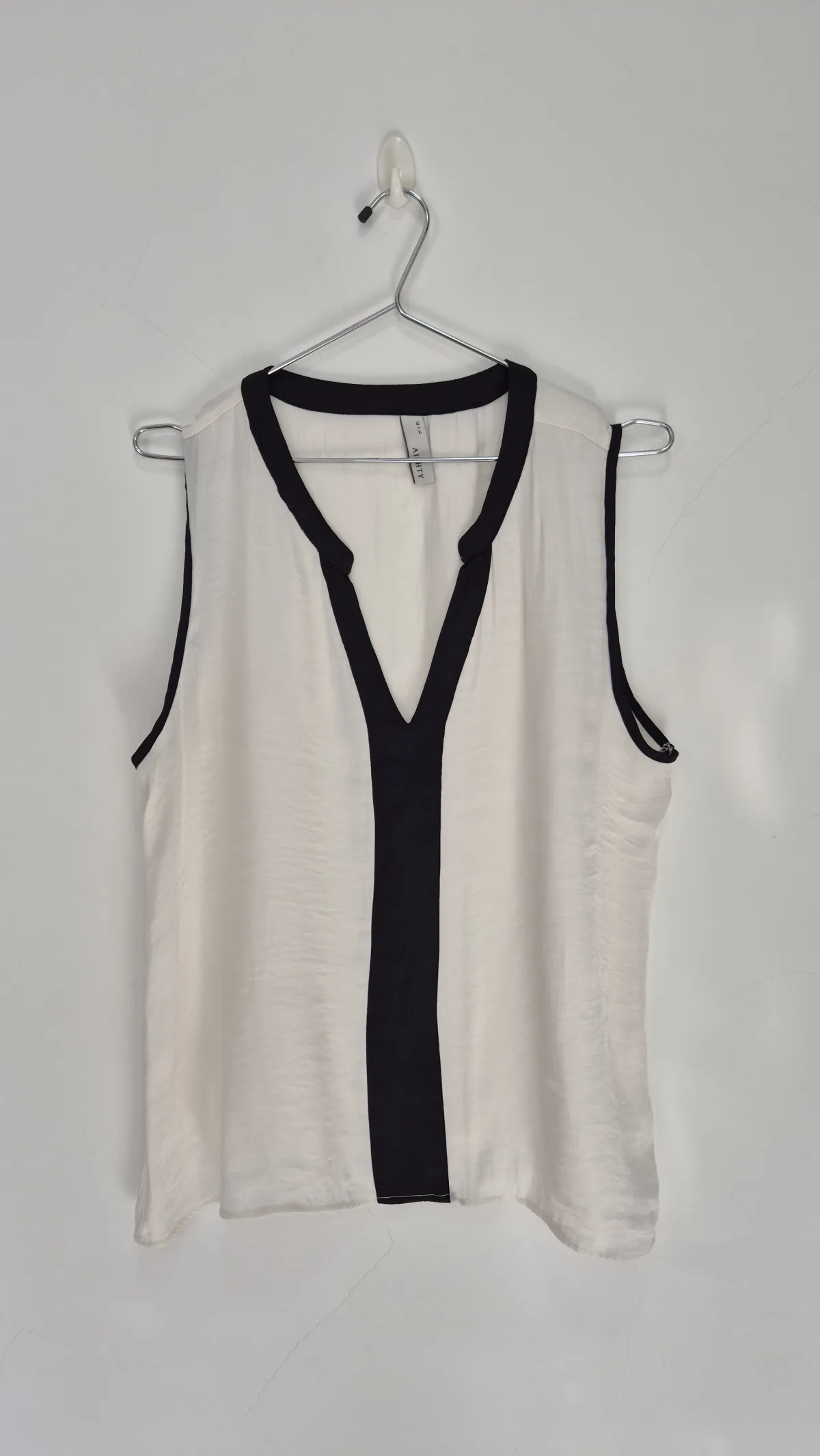 Blusinha sem manga Alfaiataria